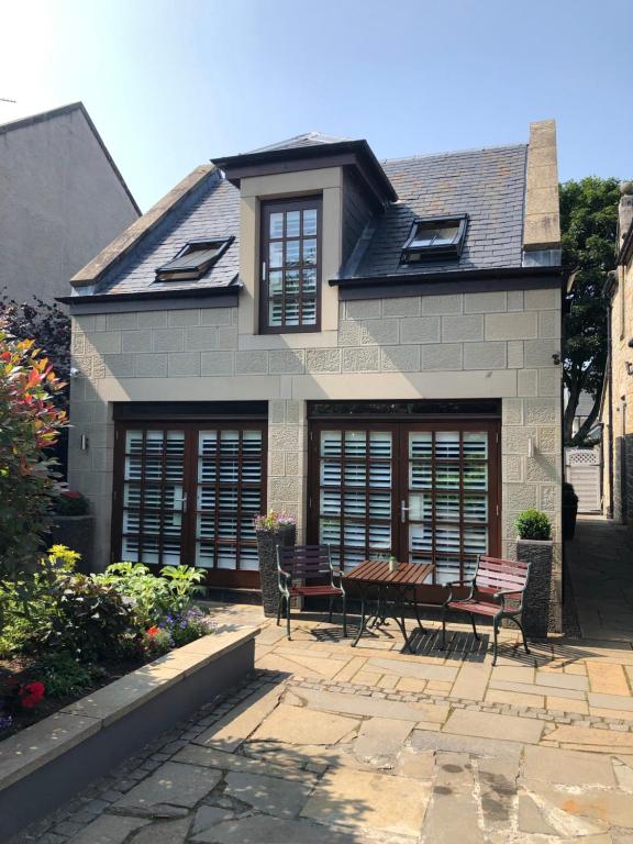 Roslin Self Catering room 2